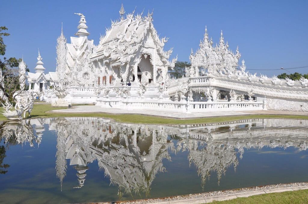 chrám Wat Rong Khun v Thajsku