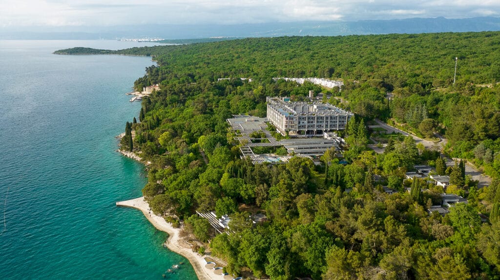 Opuštěný hotel Haludovo Palace Chorvatsko