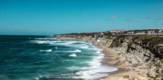 Navštivte Ericeiru, slunné portugalské městečko obklopené plážemi Ericeira Portugalsko