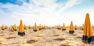 Zavřené plážové kluby jsou realitou letošního léta v Itálii. Majitelé stávkují Zavřené plážové kluby jsou realitou letošního léta v Itálii