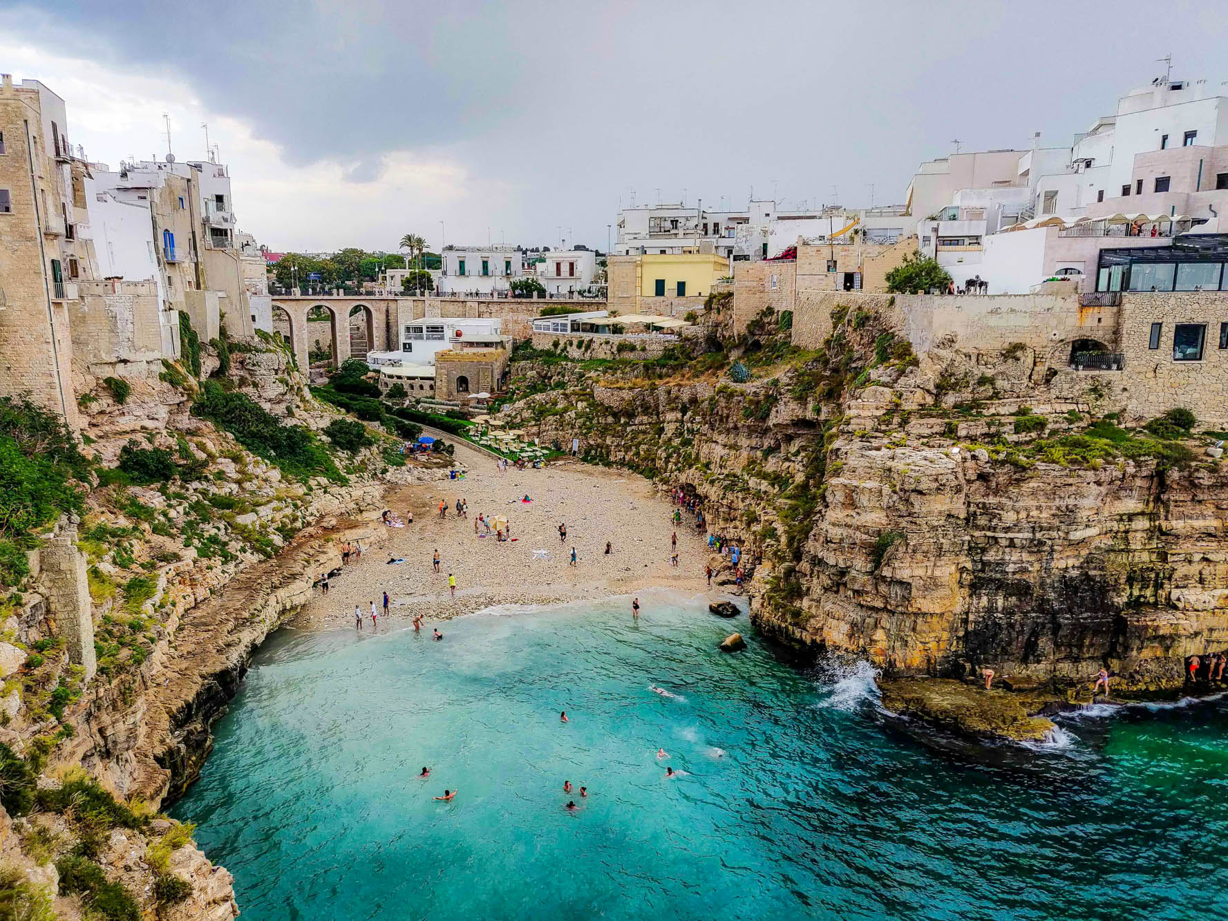 5 pláží v italské Apulii, kde se letos zchladit - travelnews24.cz